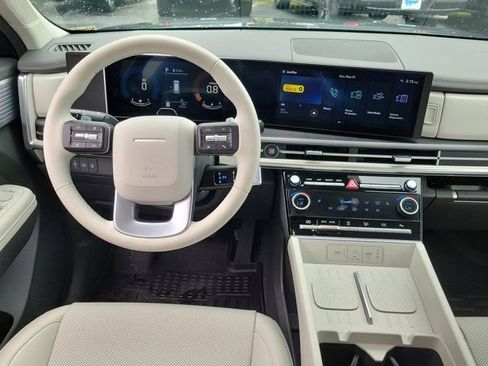 Used 2025 Hyundai Santa Fe SEL FWD image 14