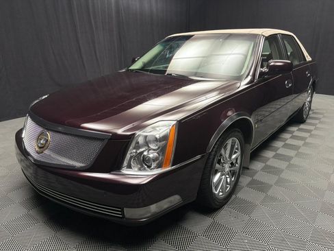 Used 2008 Cadillac DTS FWD image 2