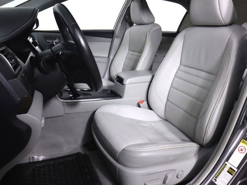 Used 2016 Toyota Camry XLE FWD image 27