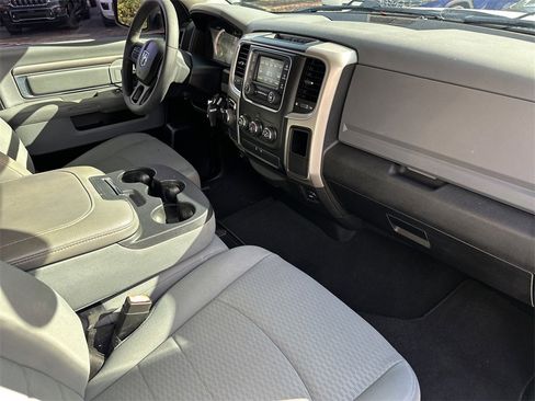 Certified 2019 RAM 1500 Classic SLT image 9