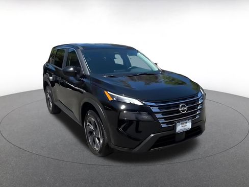 Used 2025 Nissan Rogue SV AWD/4WD image 3