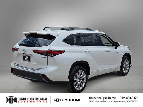 Used 2021 Toyota Highlander Limited FWD image 8