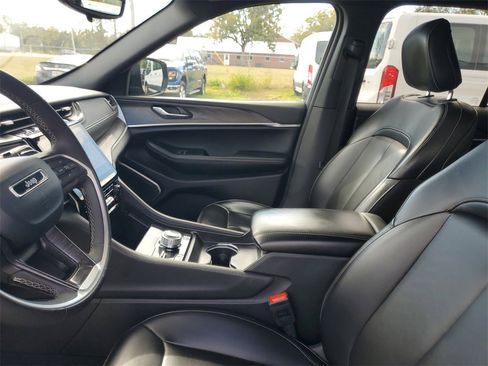 Used 2024 Jeep Grand Cherokee Limited 4xe image 14