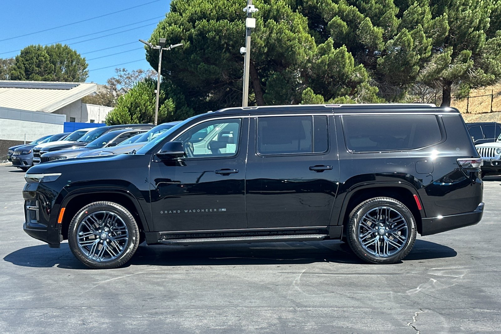 New 2026 Jeep Grand Wagoneer L 4WD image 7