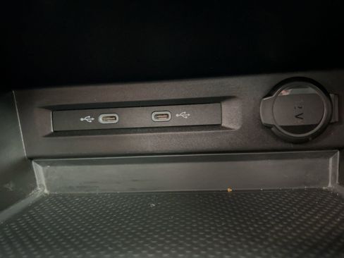 Used 2022 Volkswagen Tiguan S image 24