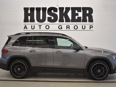 Used 2023 Mercedes-Benz GLB 250 4MATIC image 2