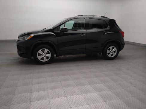 Used 2021 Chevrolet Trax LT w/ LT Convenience Package AWD/4WD image 2