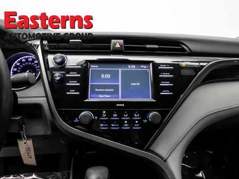 Used 2020 Toyota Camry LE FWD image 11