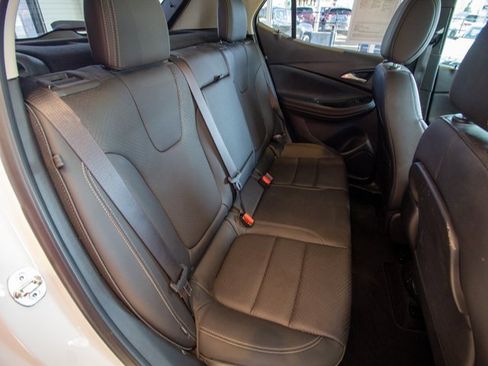 Used 2021 Buick Encore GX Essence image 18