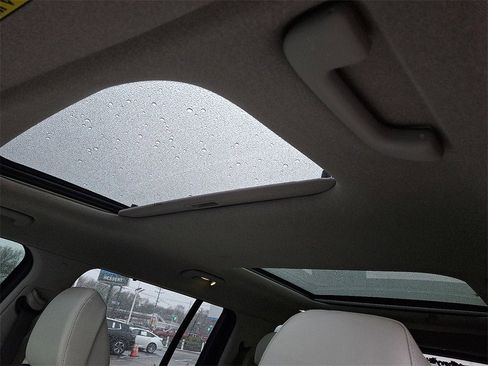 Used 2024 Hyundai Santa Fe Limited image 16