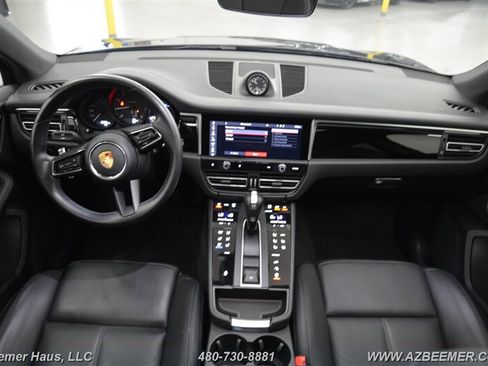 Used 2023 Porsche Macan image 26