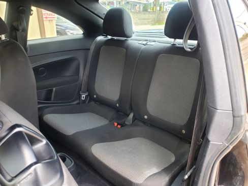 Used 2019 Volkswagen Beetle 2.0T S FWD image 5
