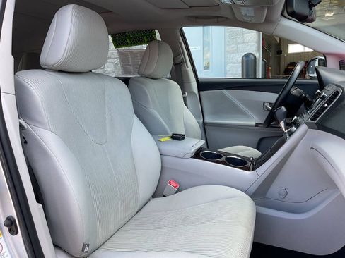 Used 2010 Toyota Venza AWD w/ Convenience Pkg image 39