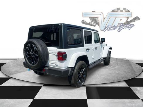 Used 2023 Jeep Wrangler Unlimited Sahara w/ Cold Weather Group AWD/4WD image 5