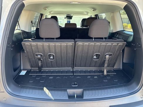 Certified 2025 Hyundai Santa Fe SE image 7