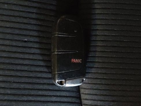 Used 2019 Dodge Journey SE image 32