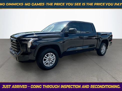 Used 2025 Toyota Tundra SR5 AWD/4WD image 8
