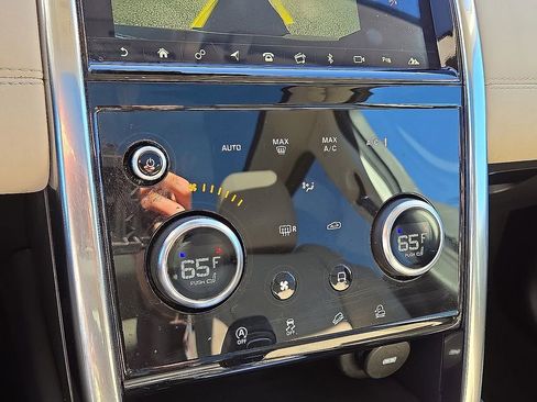 Used 2020 Land Rover Discovery Sport S image 28