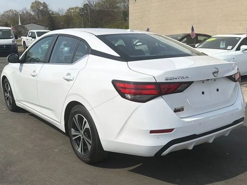 Used 2022 Nissan Sentra SV image 3
