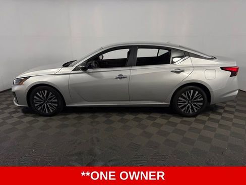 Used 2024 Nissan Altima 2.5 SV FWD image 5