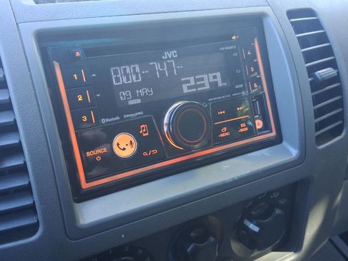 Used 2011 Nissan Frontier S image 10