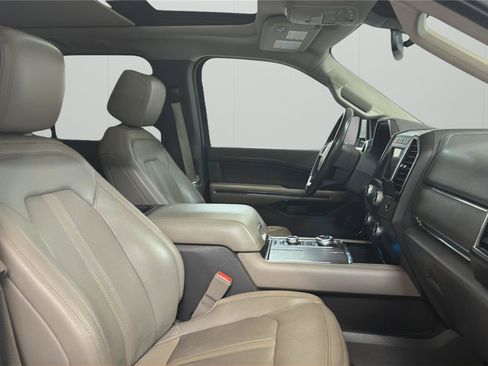 Used 2019 Ford Expedition Limited w/ Equipment Group 302A AWD/4WD image 14