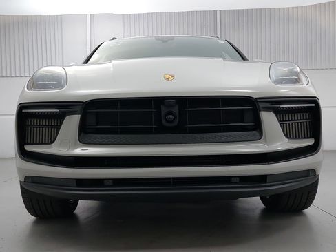 New 2026 Porsche Macan S image 10
