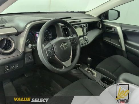 Used 2018 Toyota RAV4 XLE image 8