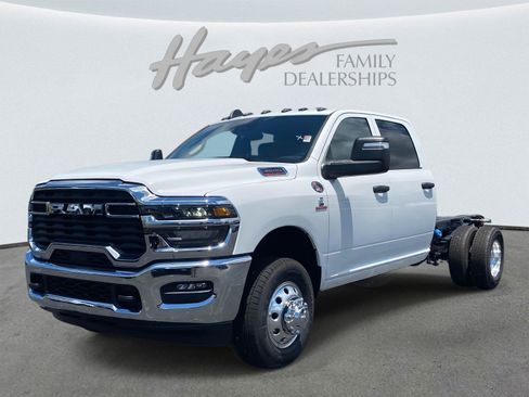 New 2025 RAM 3500 Tradesman w/ Chrome Appearance Group AWD/4WD image 25