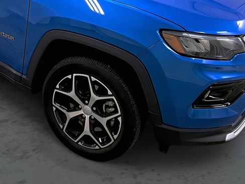 Used 2024 Jeep Compass Limited image 14