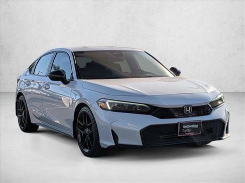 Used 2025 Honda Civic Sport image 3