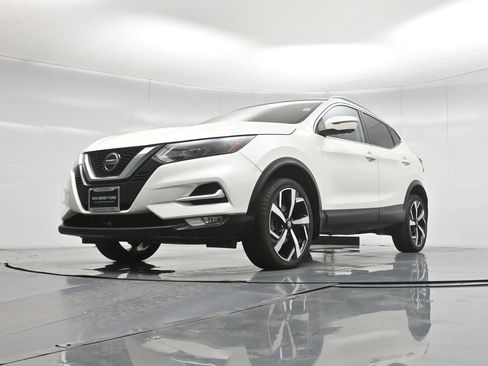 Used 2020 Nissan Rogue Sport SL w/ Premium Package FWD image 47