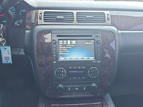 Used 2013 GMC Yukon Denali AWD/4WD image 24
