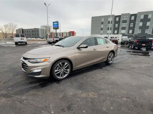 Used 2024 Chevrolet Malibu LT image 4