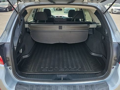 Used 2015 Subaru Outback 2.5i Premium image 11