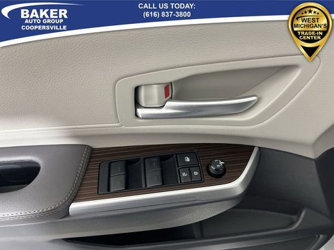 Used 2023 Toyota Sienna XLE image 23