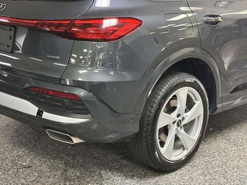 Used 2025 Audi Q5 Premium Plus w/ Premium Plus AWD/4WD image 11