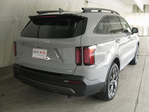 Used 2023 Kia Sorento X-Line EX image 7