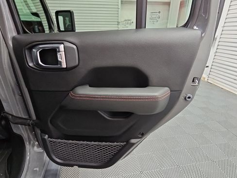 Used 2021 Jeep Wrangler Unlimited Rubicon AWD/4WD image 39