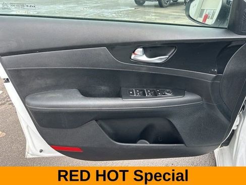 Used 2023 Kia Forte GT-Line image 11