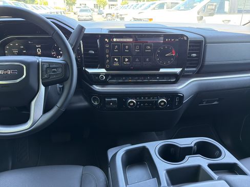 Used 2026 GMC Sierra 1500 SLT AWD/4WD image 30