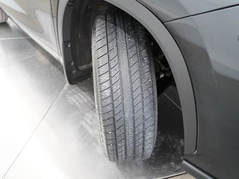 Used 2024 Toyota Highlander LE AWD/4WD image 88