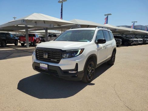 Used 2025 Honda Passport Black Edition image 4