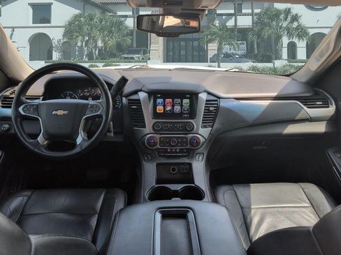 Used 2017 Chevrolet Suburban LT RWD image 25