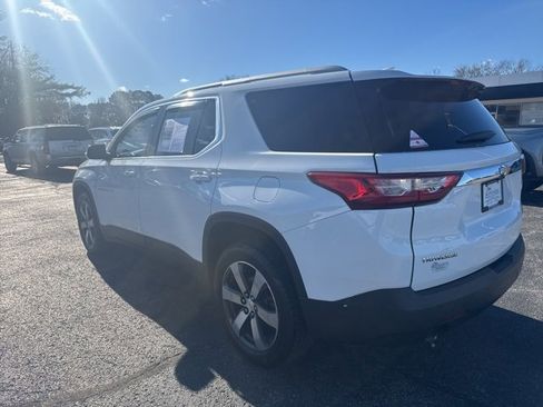 Used 2018 Chevrolet Traverse LT image 3