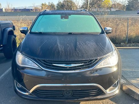 Used 2018 Chrysler Pacifica Limited w/ Advanced Safetytec Group image 5