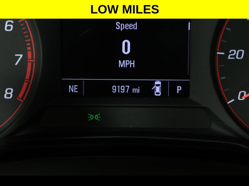 Certified 2025 Chevrolet Trax RS w/ Driver Confidence Package FWD image 4