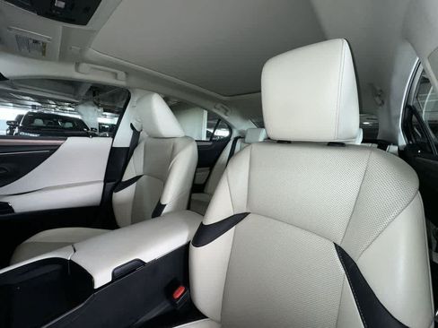 Used 2025 Lexus ES 350 w/ Premium Package FWD image 14