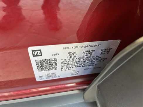 Used 2025 Chevrolet Trax LT FWD image 24