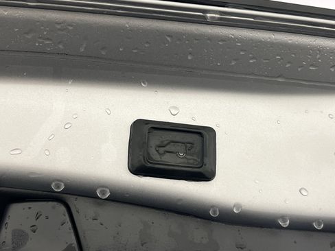 Used 2024 Toyota RAV4 XLE Premium image 27